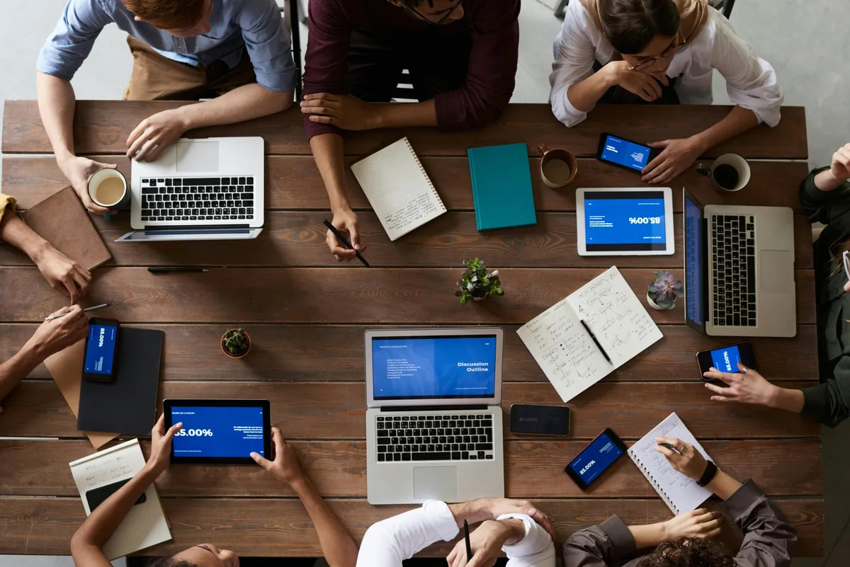 Com’è cambiato il modo di lavorare: dallo spazio di lavoro tradizionale a quello flessibile.